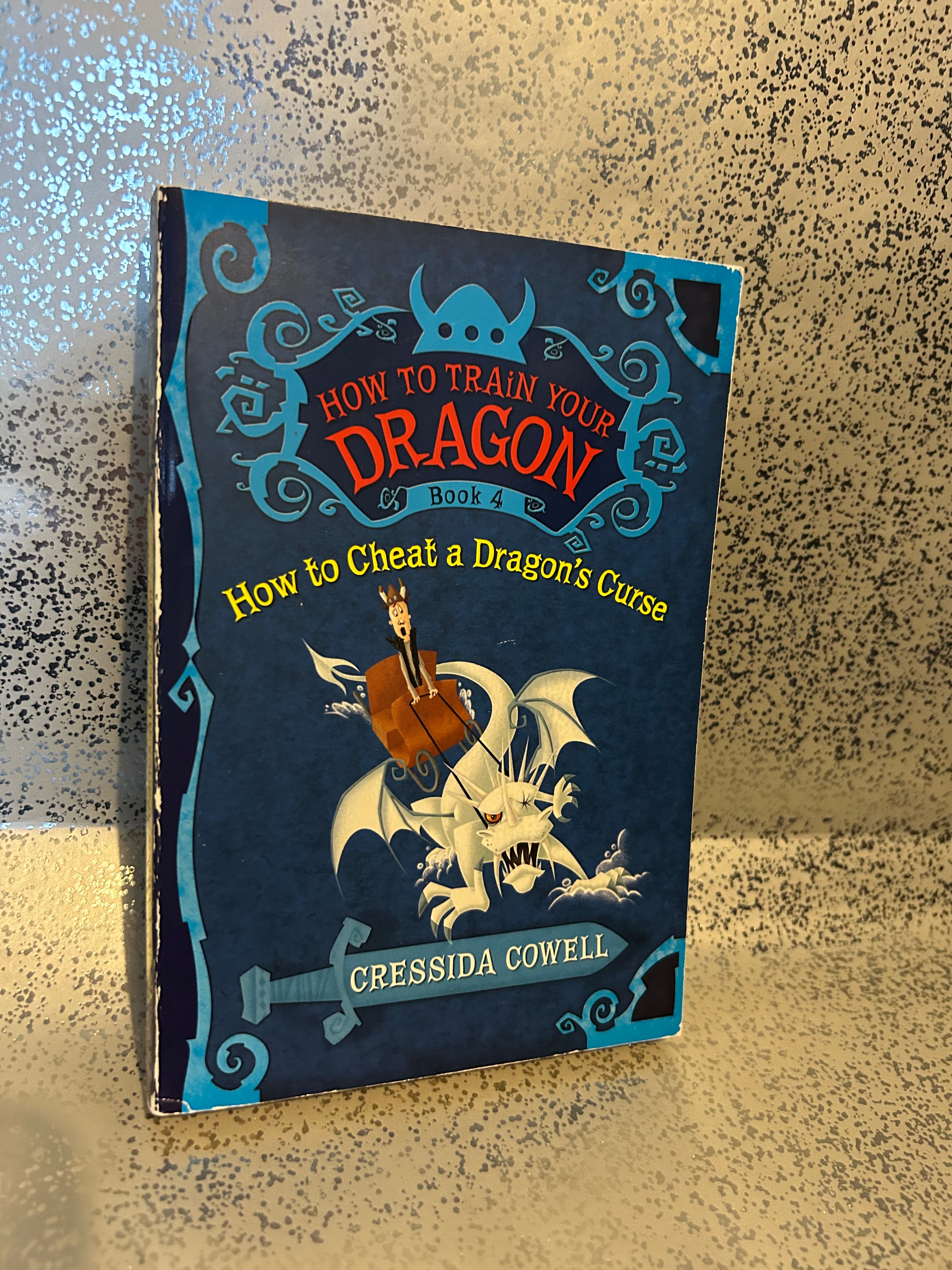 Cressida Cowell - How to cheat a dragon's curse