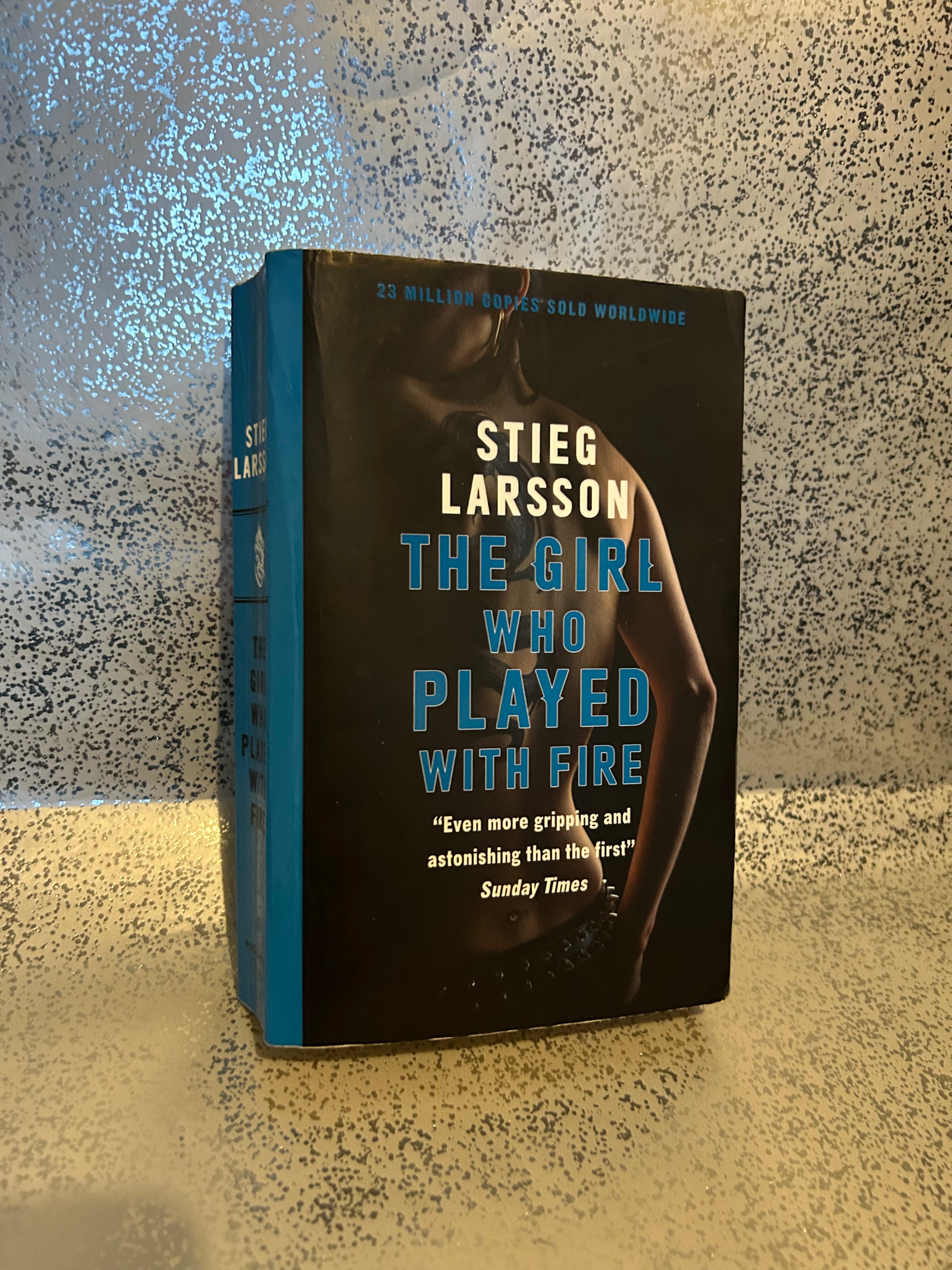 Steig Larsson - The Girl who played with fire