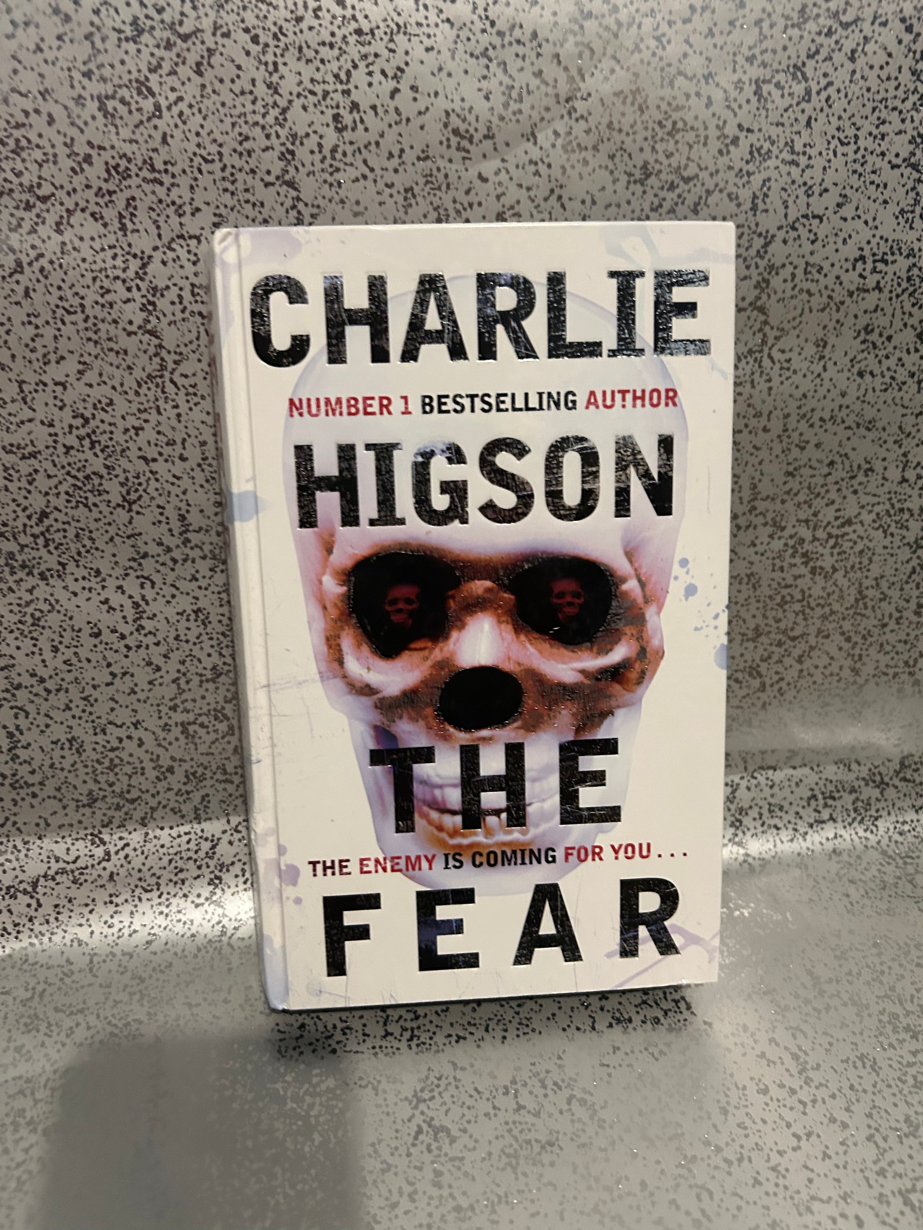 Charlie Higson - The Fear (black sprayed edge)