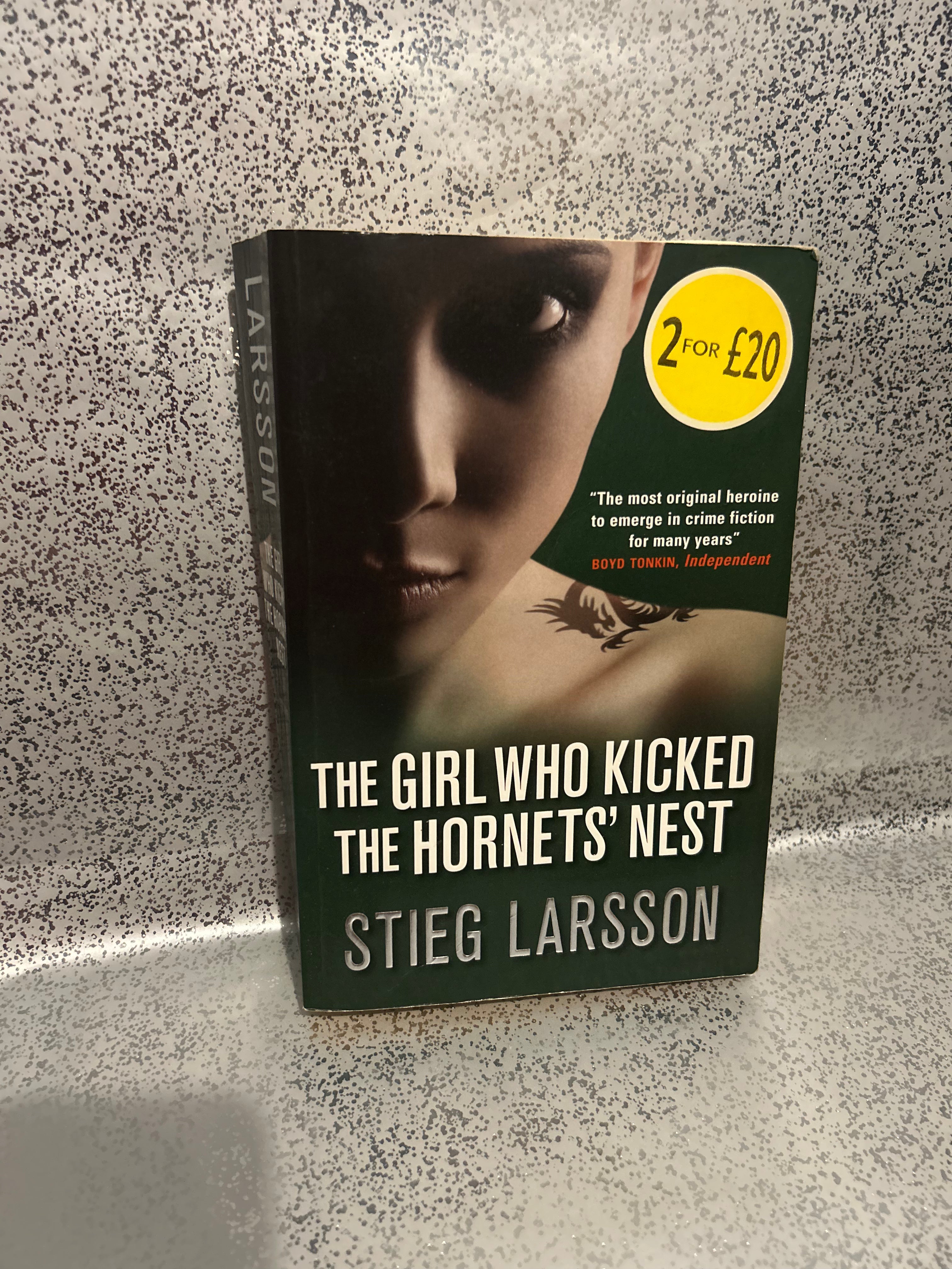 Stieg Larsson - The Girl who kicked the hornets' nest (4 available)