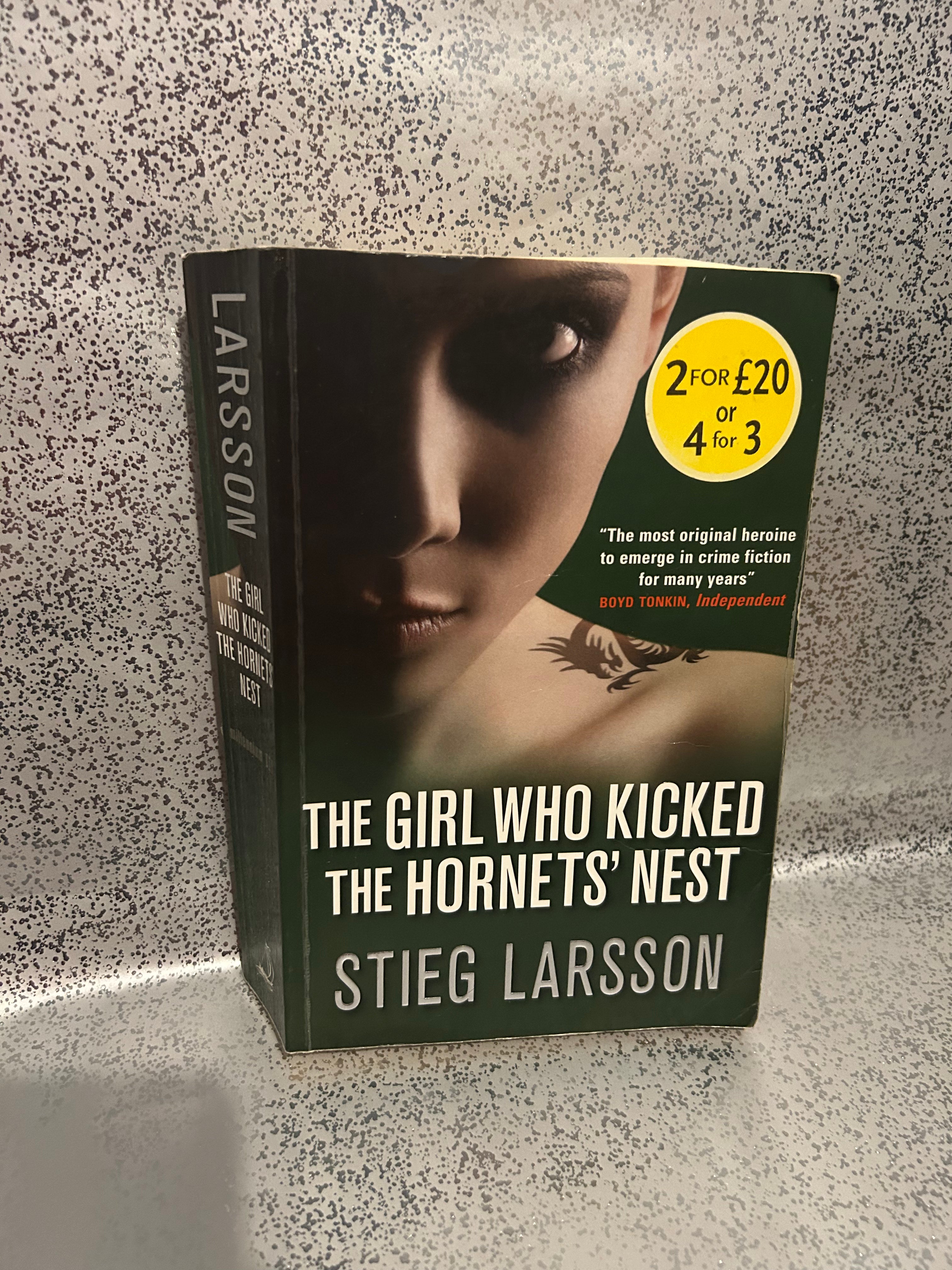 Stieg Larsson - The Girl who kicked the hornets' nest (4 available)