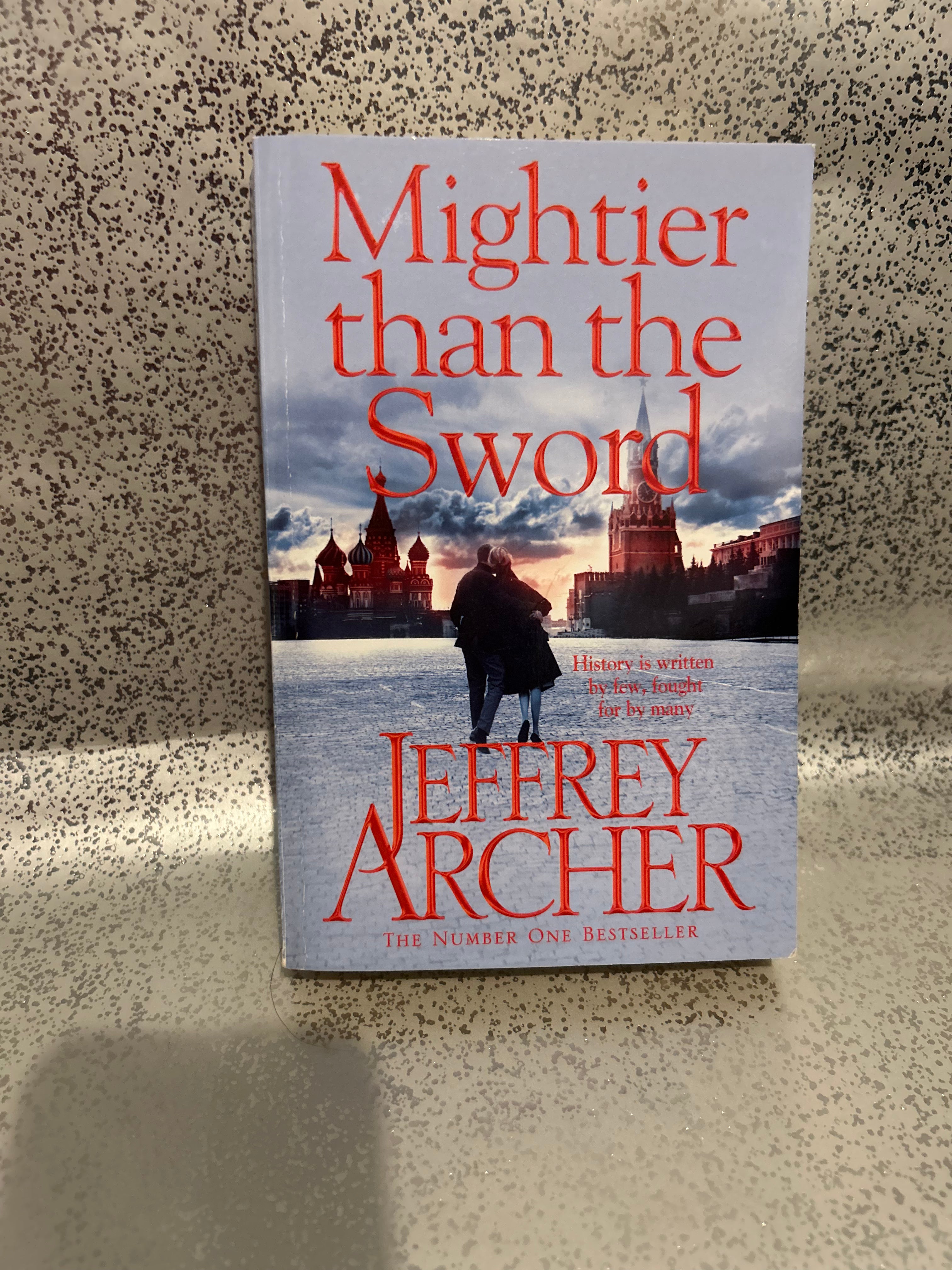 Jeffrey Archer - Mightier than the sword