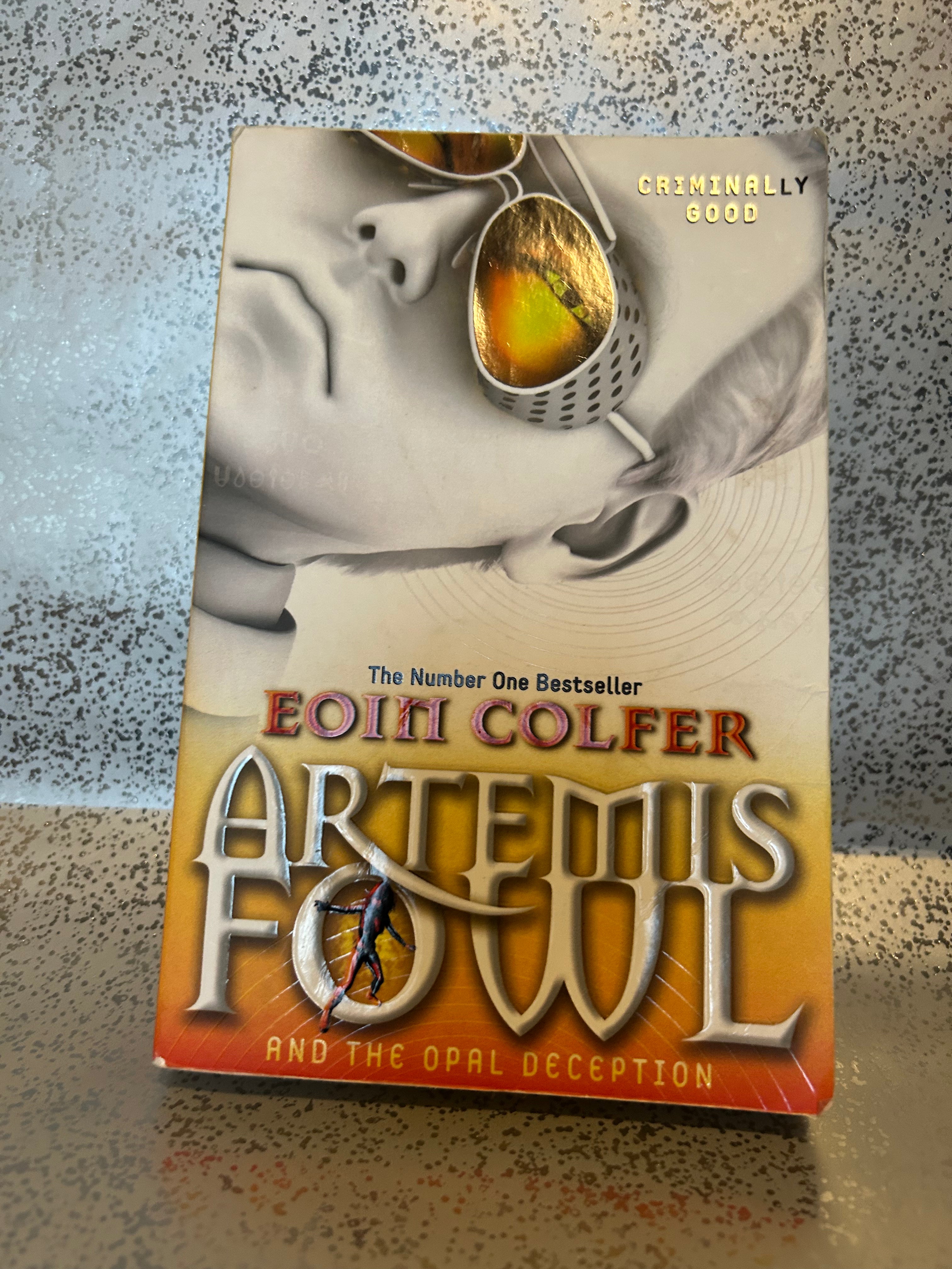 Eoin Colfer - Artemis Fowl and the opal deception